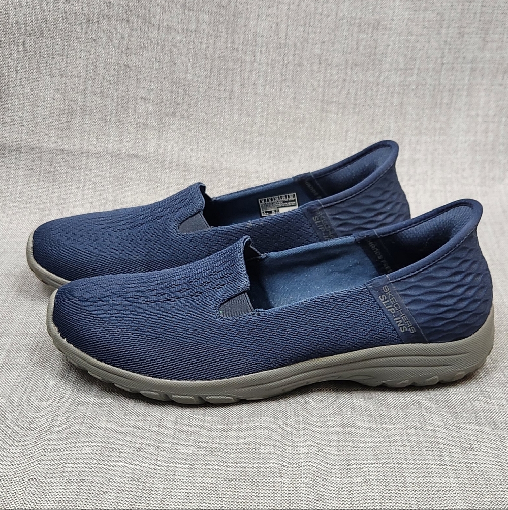 Skechers Slip-on Navy Blue Lightweight Walking Sneakers. 8 Women - Picture 2 of 10